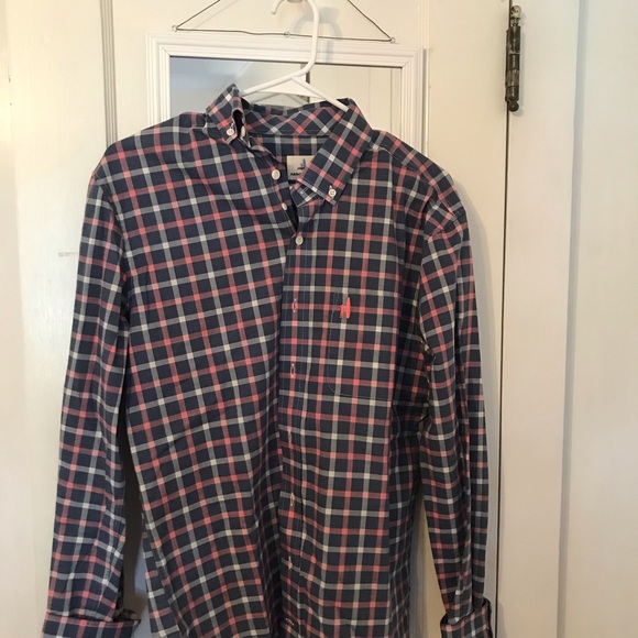 Untucked button-down shirt - Picture 2 of 2